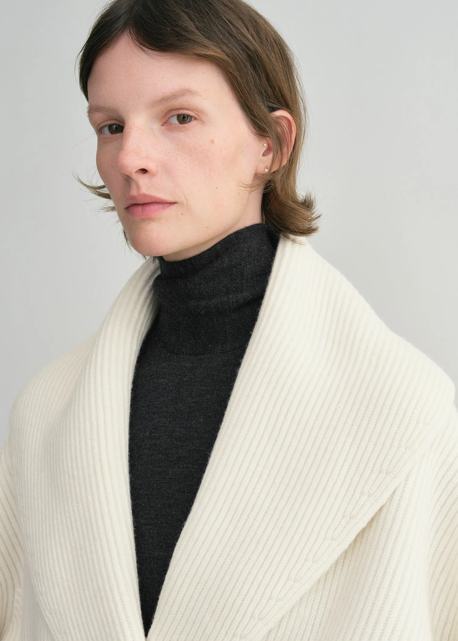 Shawl-lapel cardigan milk